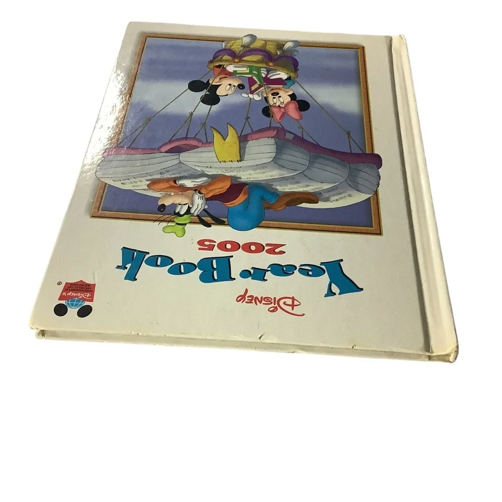 Disney Year Book 2005 Children's Book‎ Featuring Mickey Minnie Goofy Donald
